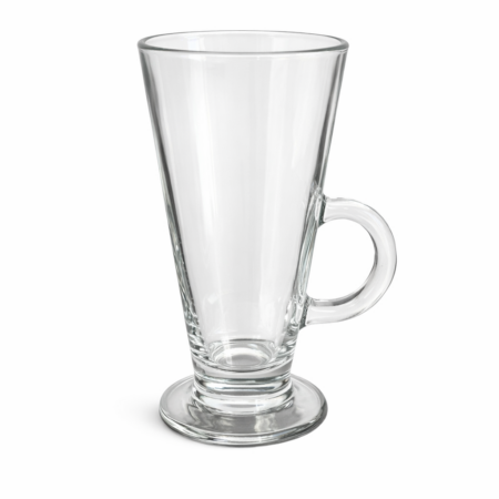 kuumajuomalasi kahvalla valkoisella taustalla, irish coffee lasi catering käyttöön